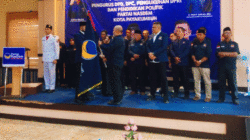 Ketua DPW Partai NasDem Sumbar, Fadly Amran kukuhkan pengurus DPD NasDem Payakumbuh.
