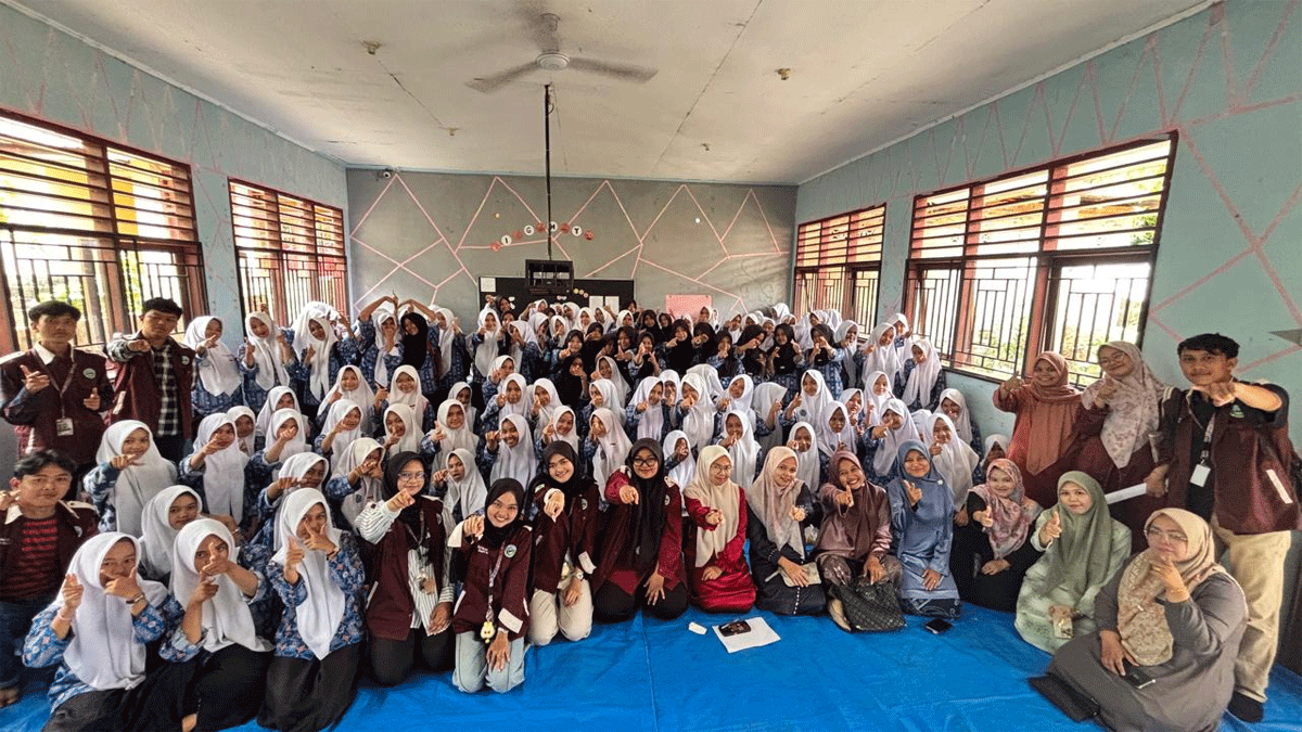 Sesi foto bersama.