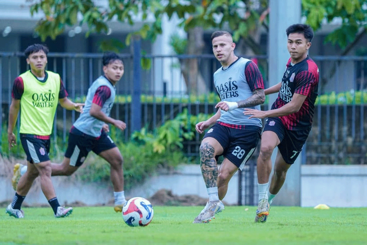 Pemain Persijap sedang latihan.. (ileague.id)