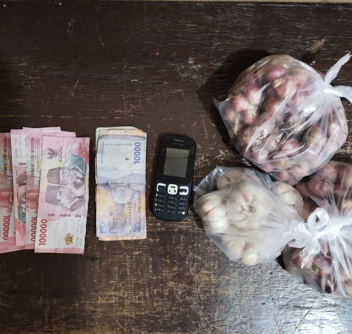 Barang bukti yang diamankan polisi