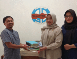 Komunitas Padang Kuno Sedekah Buku untuk Gema Justisia