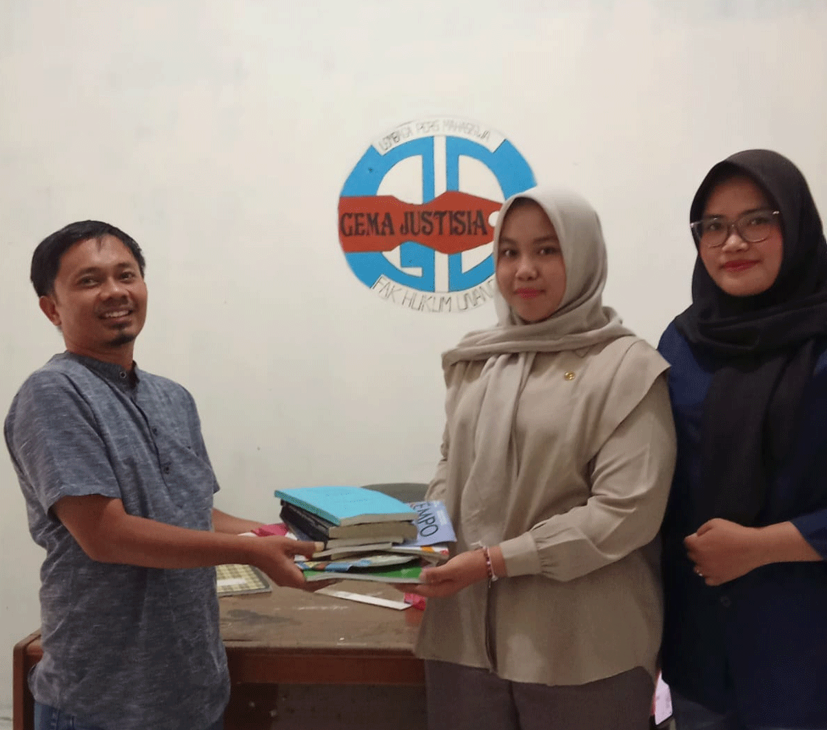 Penyerahan buku