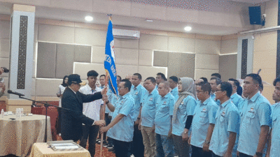 Bupati Tanah Datar, Eka Putra kembali dilantik dan dikukuhkan sebagai Ketua Umum Pengurus Provinsi (Pengprov) Persatuan Bola Voli Seluruh Indonesia (PBVSI) Sumatera Barat periode 2025–2029. Pelantikan berlangsung di UNP Hotel and Convention, Minggu (15/2/2026).