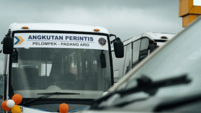 Bus Damri yang beroperasi di Solok Selatan.