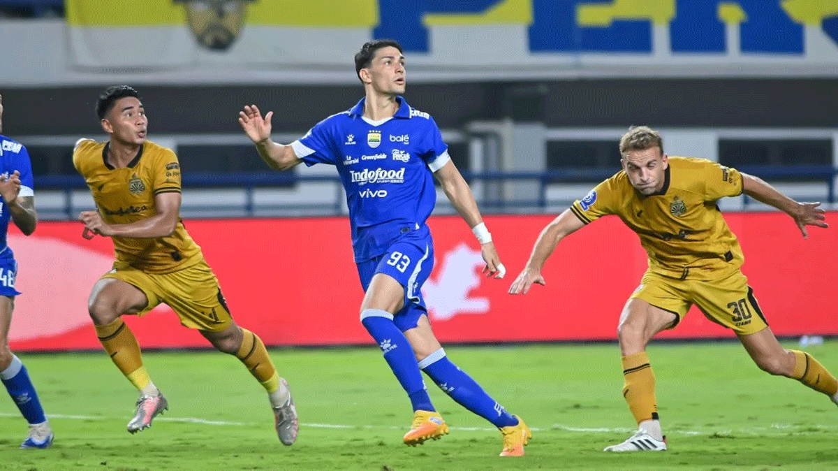 Pemain Persib dalam lanjutan BRI Super League. (ileague.id)