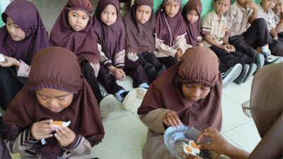 Mahasiswa KKN Universitas Andalas Reguler I Ampek Koto Palembayan dari Jurusan Peternakan Gelar Sosialisasi Pembuatan Telur Asin di SDN 38 Piladang dan SDN 18 Koto Tinggi 2 kkn1