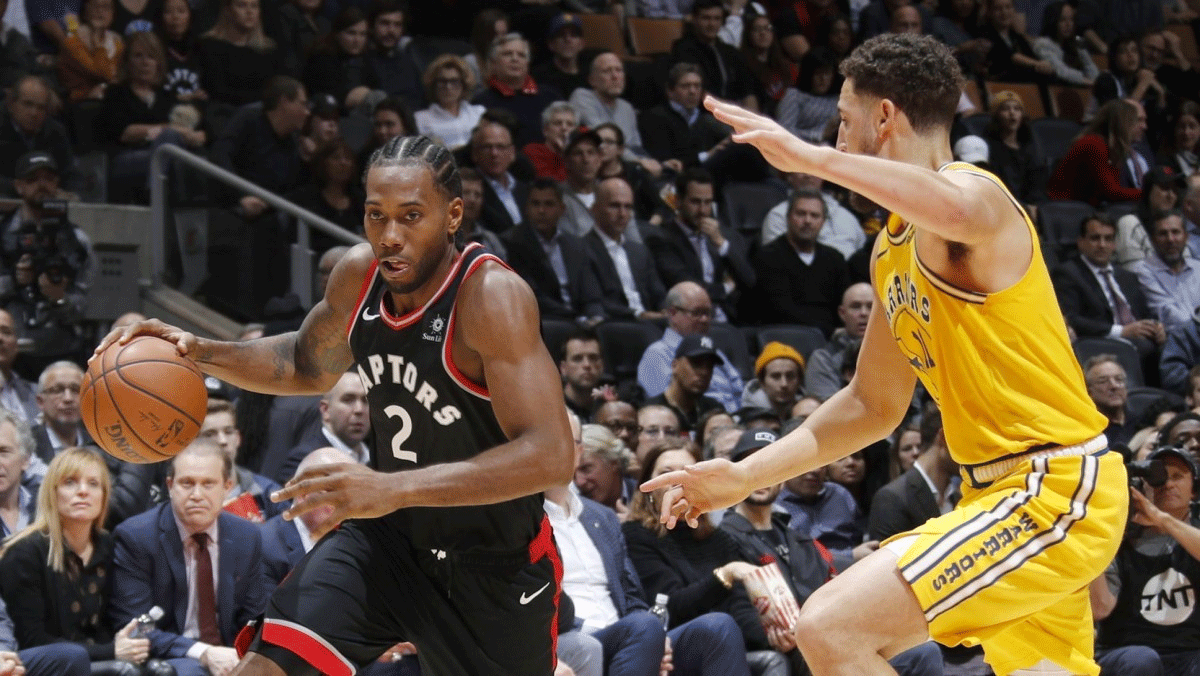 Pertandingan di NBA. (main basket)