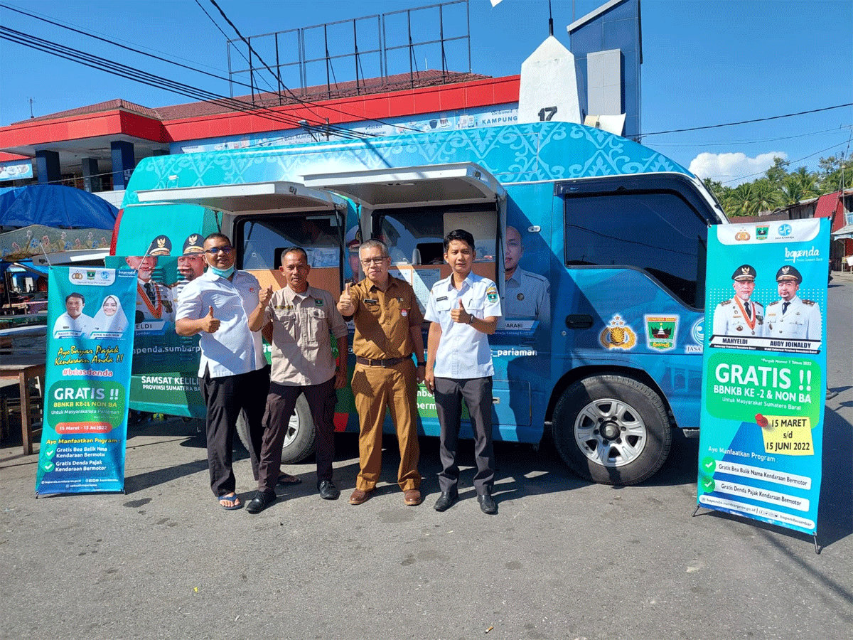 Mobil Samsat keliling di Padang.