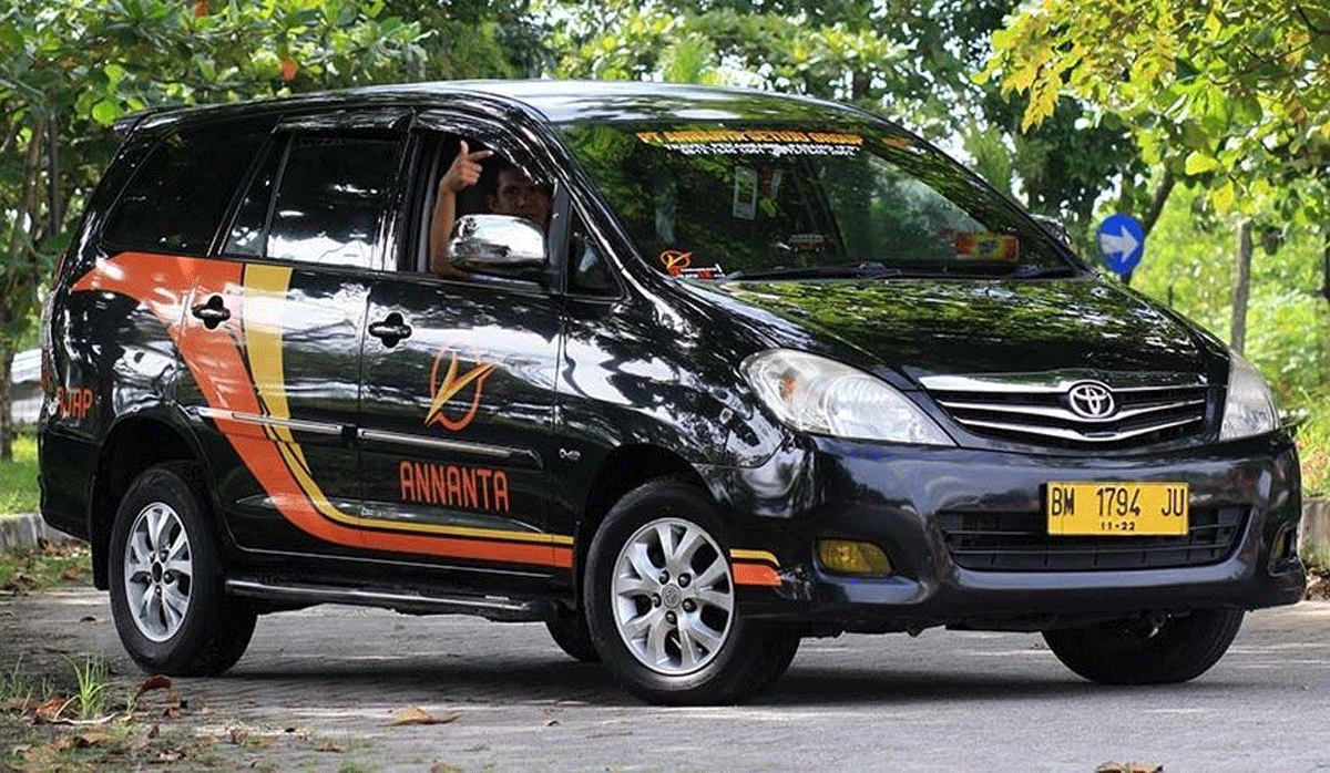Travel pemain di lintasan Sumbar-Riau. (foto 12go)
