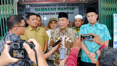 Anggota Komisi VIII DPR RI H. Ashari Tambunan saat diwawancarai wartawan, Senin (16/3/2026).