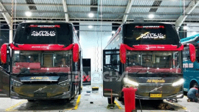 Dua bus baru bus Al Hijrah