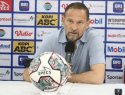 Breaking News, Semen Padang FC Depak Dejan Antonic