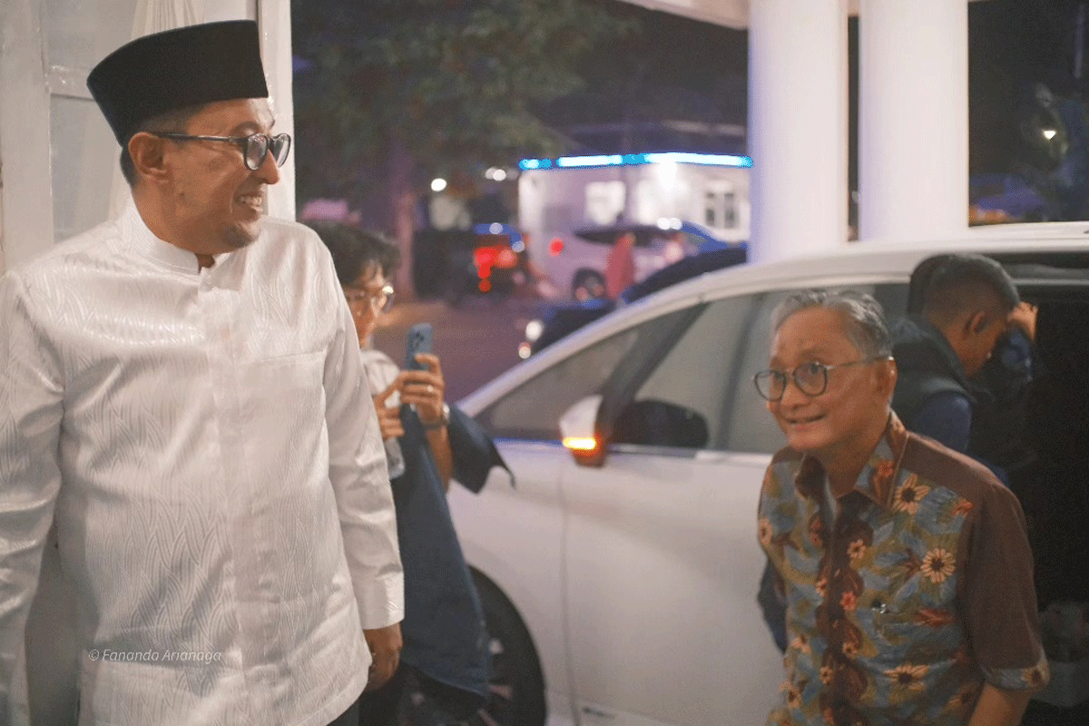 Bupati Tanah Datar sambut kedatangan Menteri PU di Indojolito. (Facebook Eka Putra)
