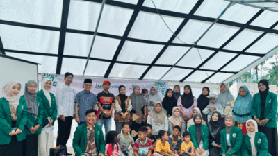 Foto bersama di sela kegiatan
