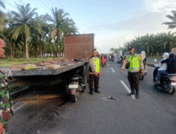 Motor yang Ditumpangi Dua Pelajar Seruduk Belakang Truk di Sergai