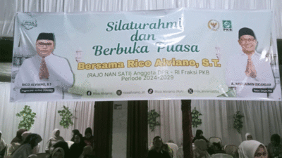 Anggota DPR Fraksi PKB, Rico Alviano menggelar kegiatan berbuka puasa bersama warga di kampung halamannya di Desa Kolok Tuo, Kecamatan Barangin, Kota Sawahlunto, Rabu (18/3/2026).