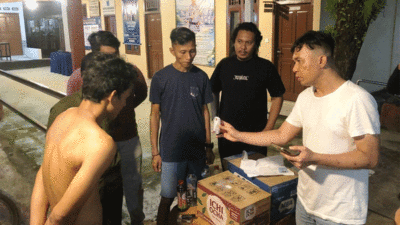 Tersangka kepemilikan sabu yang diamankan Polres Dharmasraya.