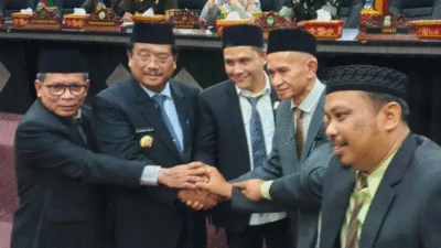 Foto bersama usai pengesahan