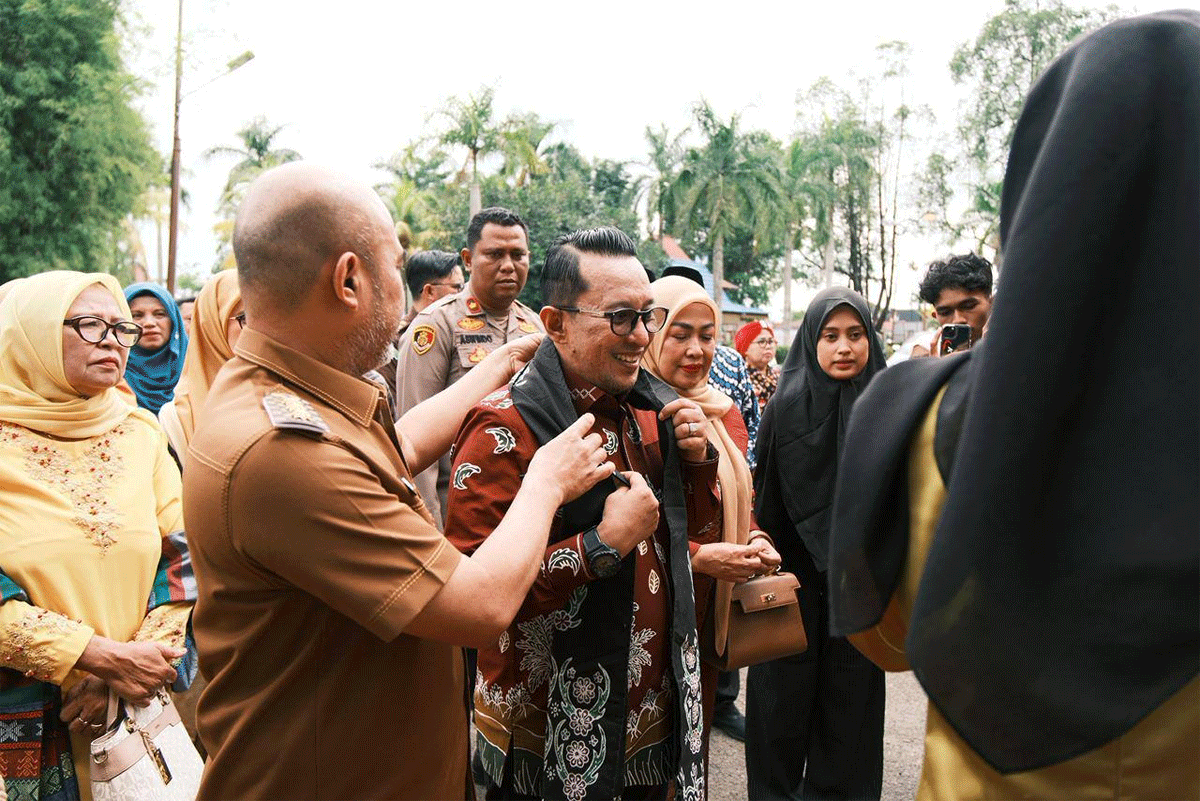 Bupati Bungo dan Bupati Tanah Datar tiba di lokasi acara. (prokopim)
