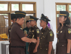 Lantik Sejumlah Pejabat, Kajari Solok Selatan Minta Integritas Dijaga, Profesionalisme Diutamakan