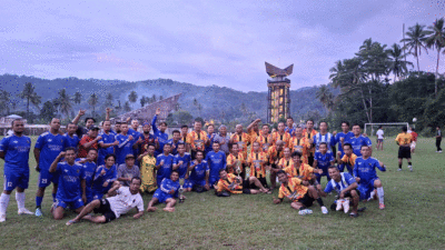 Foto bersama usai pertandingan