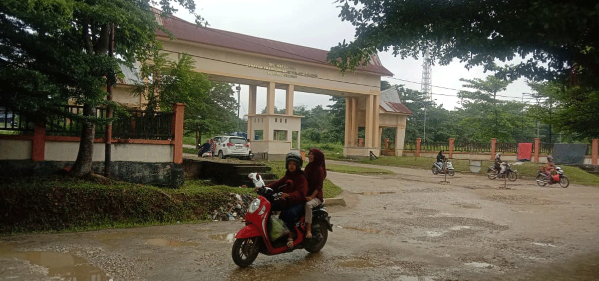 Pasar modern Teluk Kuantan.