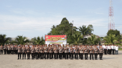 Foto bersama usai pelantikan.