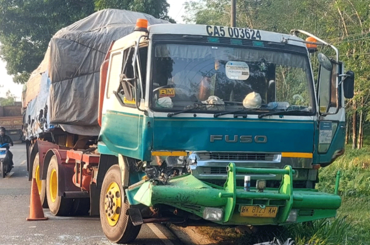 Truk yang terlibat kecelakaan di Sergai