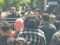 Geruduk Kantor Desa Kota Galuh, Massa Tuntut Kepala Desa Mundur, Ungkit Dugaan Penyelewengan DANA Desa