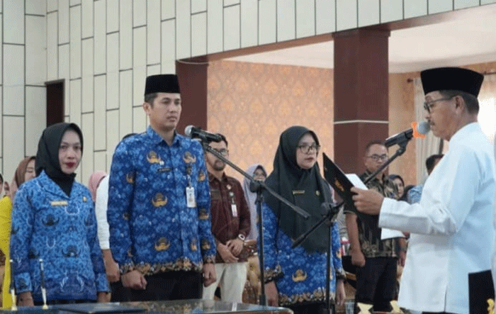 Bupati Solok Selatan lantik pejabat pemkab.