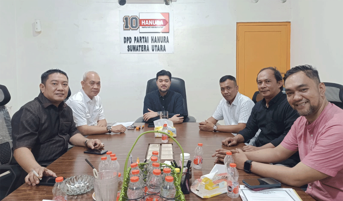 Ketua DPD Partai Hanura Sumut El Adrian Shah menerima kunjungan silaturahmi jurnalis senior Idrus Djunaidi