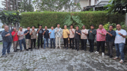 Foto bersama usai pertemuan