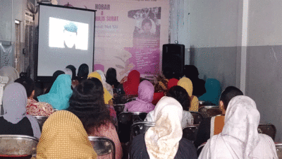 Suasana pemutaran film tragedi kekerasan Mei 98 di sekretariat Koalisi Perempuan Indonesia Jember, Senin (25/5/2026). (Foto: Mahrus Sholih)