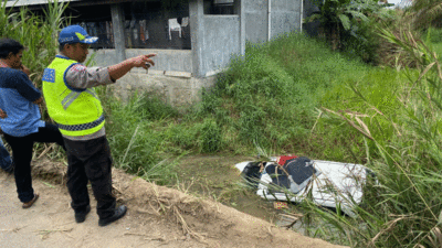 Sebuah mobil kecelakaan di Serdang Bedagai