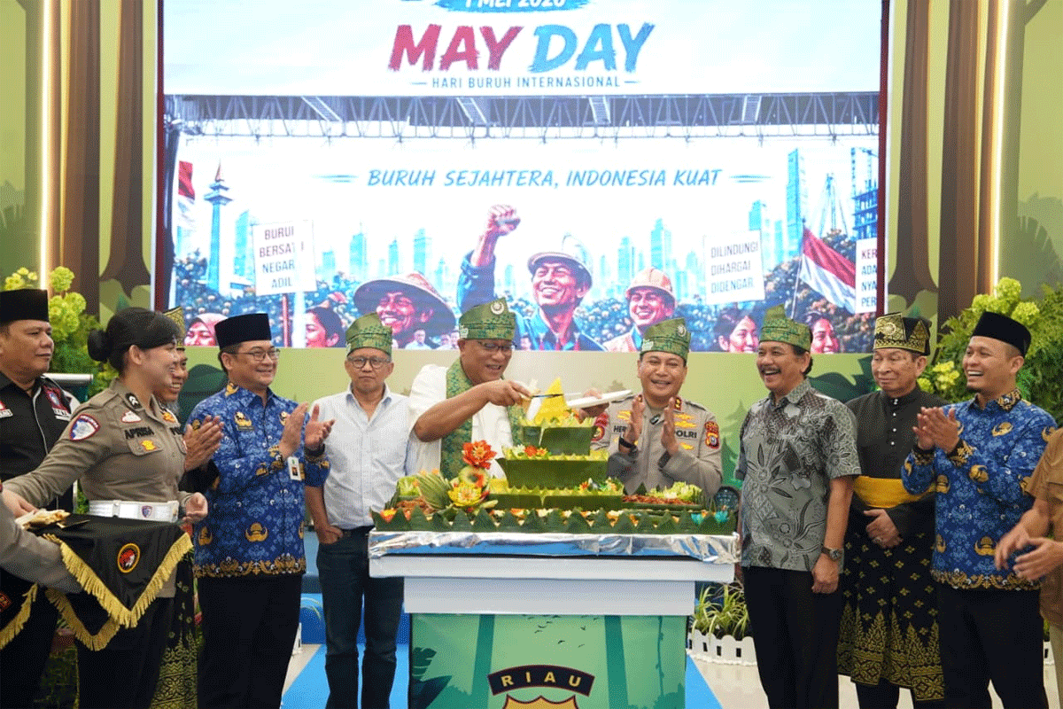 Menteri Lingkungan Hidup kunjungi Polda Riau.