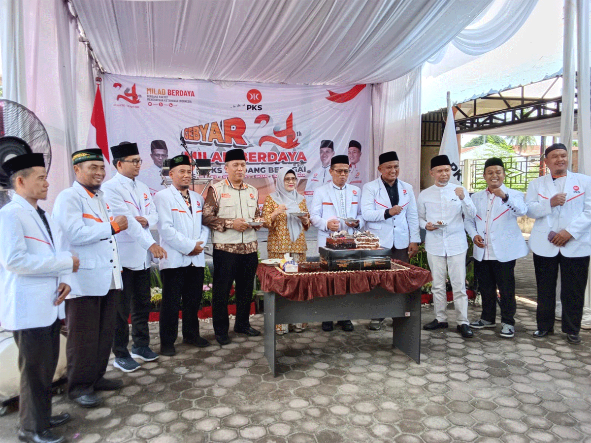 Milad ke-24 PKS Berlangsung Meriah, Ketua DPD Sergai Bidik Enam Kursi di Legislatif 1 Dewan Pimpinan Daerah (DPD) Partai Keadilan Sejahtera (PKS) Kabupaten Serdang Bedagai menggelar perayaan Milad ke-24 di Kantor DPD PKS Sergai, Kecamatan Sei Rampah, Minggu (17/5/2026).