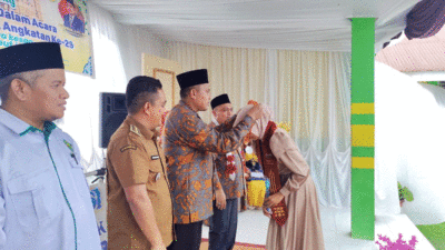 Momen Mengharukan di MTsN 5 Solok Selatan, Kepala Madrasah Minta Maaf Saat Lepas Siswa