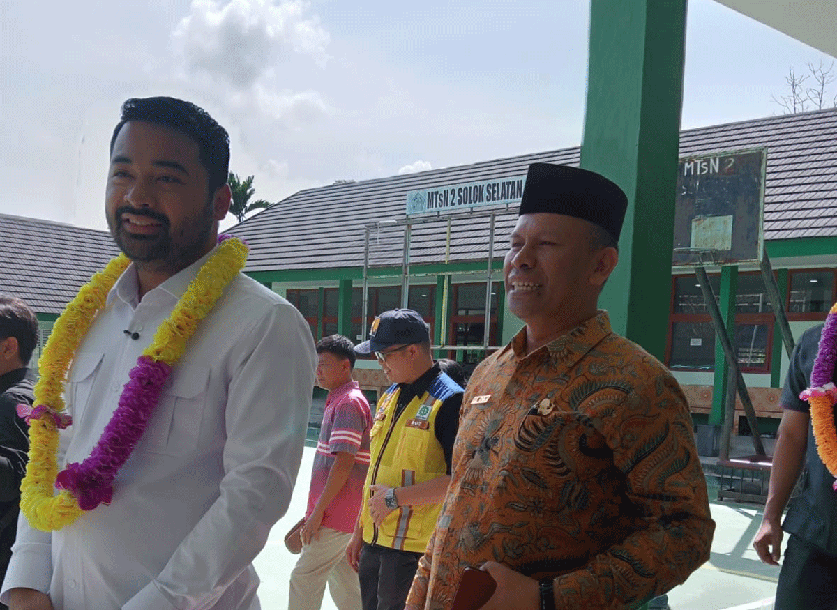 MTsN 2 Solok Selatan menerima kunjungan reses anggota Komisi V DPR RI, Zigo Rolanda.