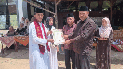 Penyerahan ijazah santri