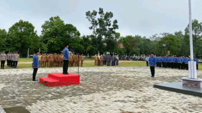 Upacara Peringatan Hari Pendidikan Nasional Berlangsung Khidmat di Kuantan Hilir Seberang