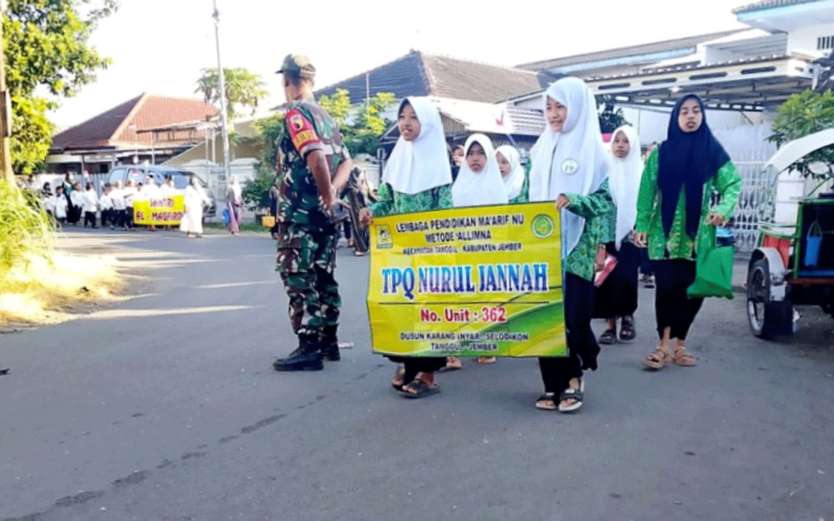 Ribuan santri di Kecamatan Tanggul, Kabupaten Jember, Jawa Timur, saat mengikuti kirab 1 Muharam memeringati Tahun Baru Islam 1448 Hijriah, Selasa (16/6/2026). (PPID Kecamatan Tanggul)