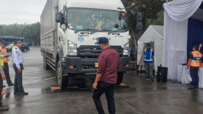 Truk Kelebihan Muatan di Tol Medan-Tebing Tinggi Ditertibkan 8 Penertiban truk kelebihan muatan