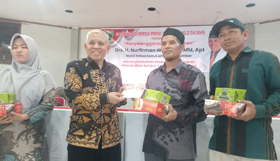 Anggota DPRD Sumatera Barat, Nurfirmanwansyah terus mendorong peningkatan pemahaman masyarakat terhadap Peraturan Daerah (Perda) Provinsi Sumatera Barat Nomor 2 Tahun 2019 tentang Penyelenggaraan Pendidikan.
