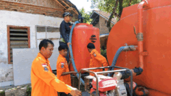 Kekeringan Mulai Dirasakan Warga Pakusari, BPBD Jember Salurkan Liter Air Bersih
