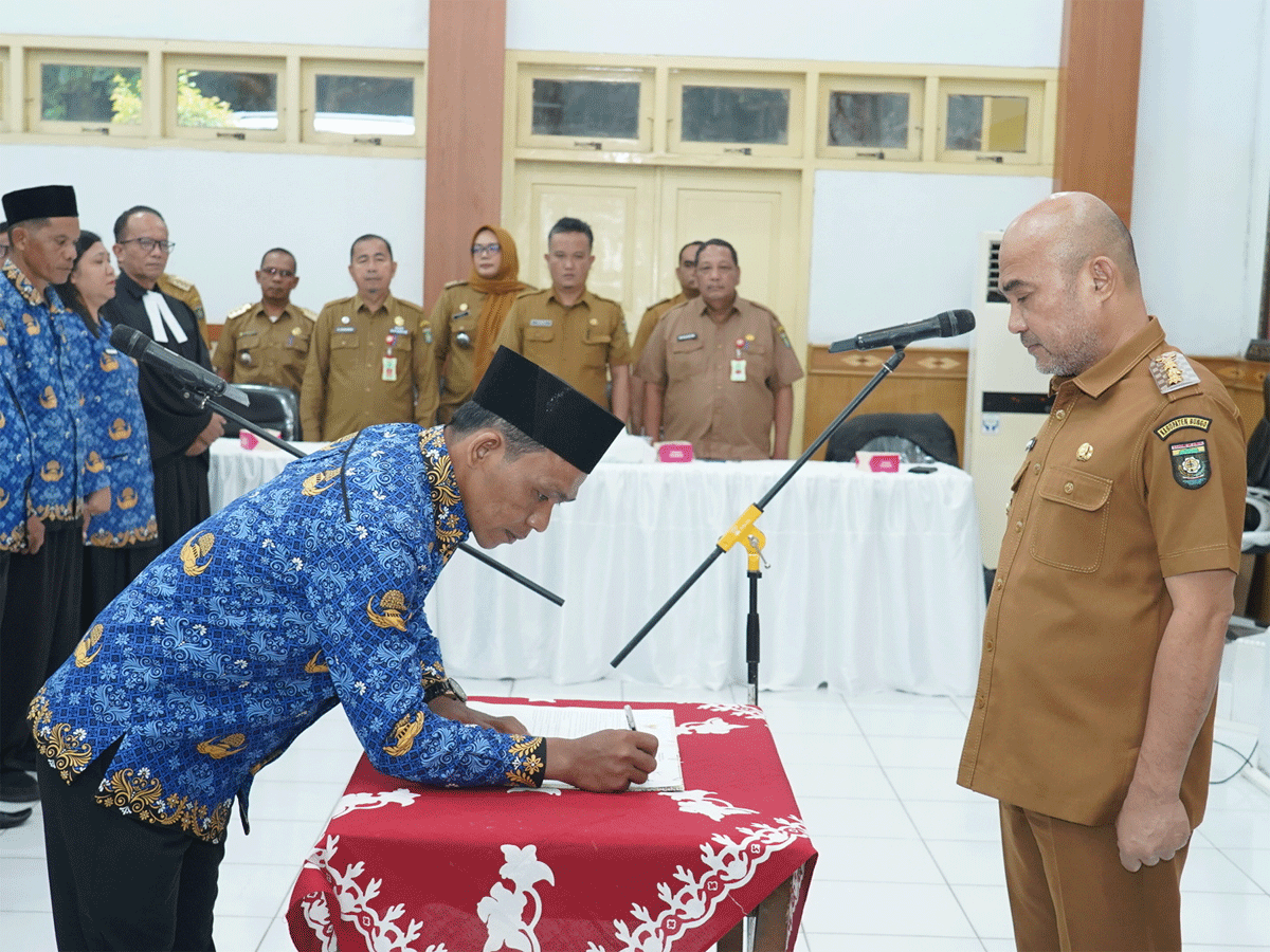 Bupati Bungo Lantik 56 Kepala Sekolah, Ini Nama-namanya 1 Bupati Bungo lantik kepala sekolah. (bungokab.go.id)