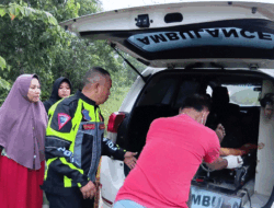 Pengendara Motor Tewas Usai Tabrak Pembatas Jalan di Jalur Dua Sungai Rumbai
