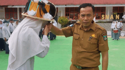 SMAN 4 Solok Selatan Terapkan MPLS Ramah Anak, Bullying dan Hukuman Fisik Tidak Ditoleransi 11 Akmalu Rijal Putra Pastikan MPLS Ramah Anak di SMAN 4 Solok Selatan Berjalan Aman dan Bebas Perundungan