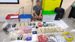 Gudang Narkoba Dibongkar, Polisi Buru Otak Jaringan dan Kejar Aset Lewat TPPU 2 Terduga pelaku dan barang bukti yang diamankan polisi