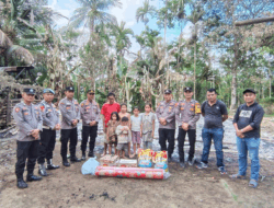 Turut Prihatin, Kapolsek Gido Kunjungi Korban Kebakaran di Desa Loloana’a Gido