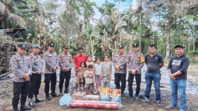 Kepolisian Sektor (Polsek) Gido kunjungi kediaman Bezisokhi Waruwu yang menjadi korban kebakaran rumah, tepatnya di Dusun I, Desa Loloana'a Gido, Kecamatan Gido, Kabupaten Nias, Jumat (3/7/2026)
